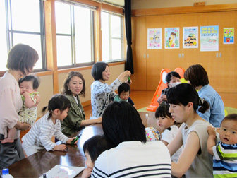 子育てサロンの様子1