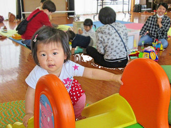 子育てサロンの様子2